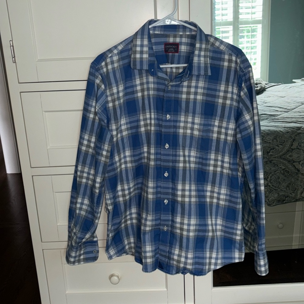 NWOT UNTUCKit button down